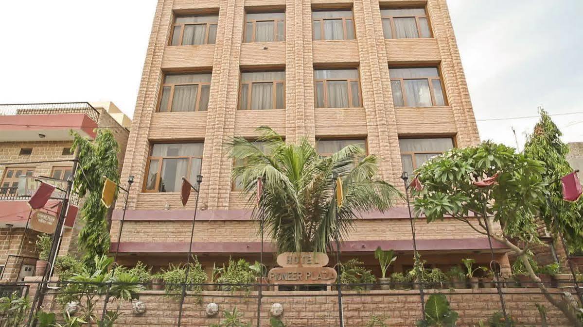 Oyo 9900 Hotel Pioneer Plaza Jodhpur  Eksteriør bilde